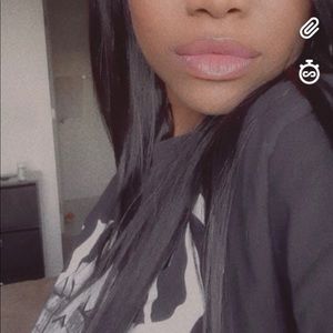 Meet your Posher, Nia